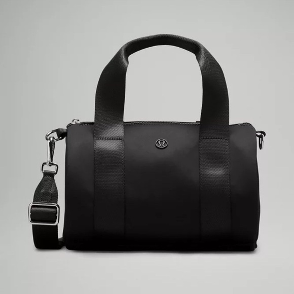 Lululemon Athletica Handbags - 🆕 Lululemon Knit Nylon Mini Barrel Duffel - Black